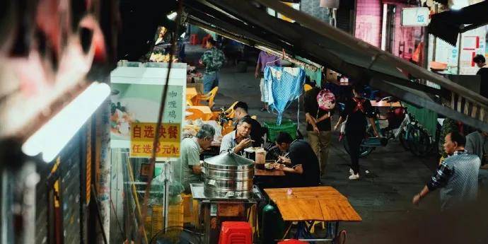 最新江湖地?cái)傌浽磁l(fā)，探索繁榮的商業(yè)新領(lǐng)域