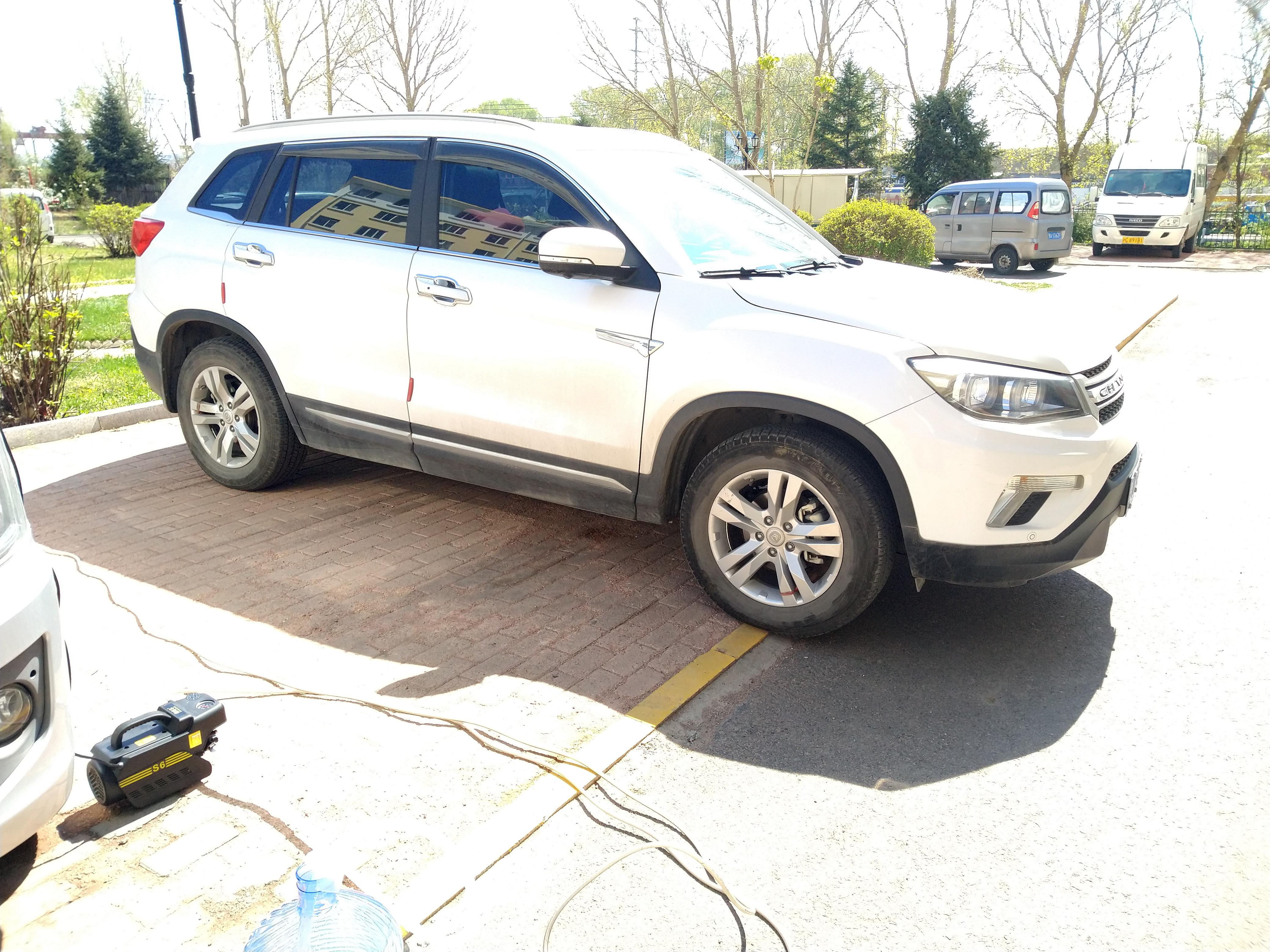 新車車漆最新保養(yǎng)方法，保護(hù)你的愛(ài)車煥然一新