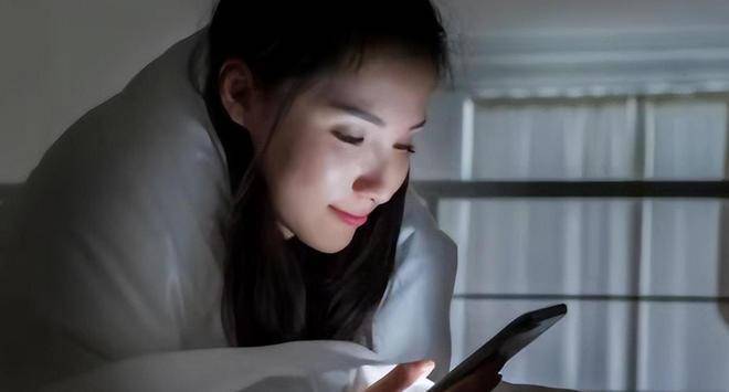 關(guān)于最新的網(wǎng)站在線(xiàn)觀看，涉黃問(wèn)題的警示與反思